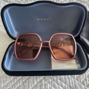 Gucci sunglasses new in case vintage mauve 2025 Pantone Color